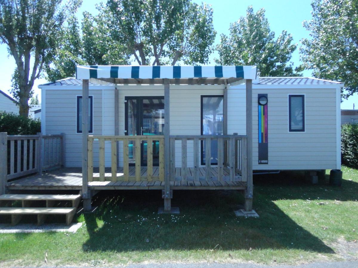Camping La Plage Сен-Ілер-де-Р'єз Екстер'єр фото