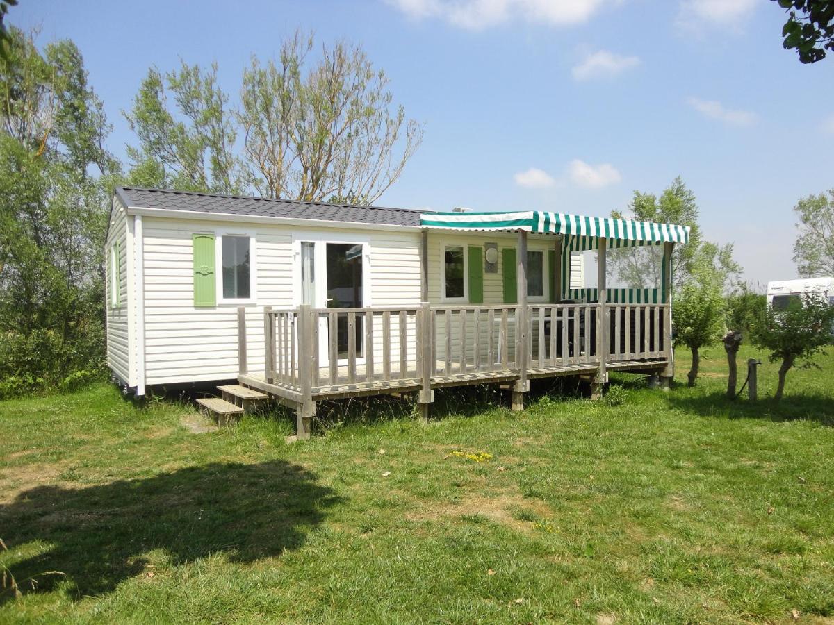 Camping La Plage Сен-Ілер-де-Р'єз Екстер'єр фото